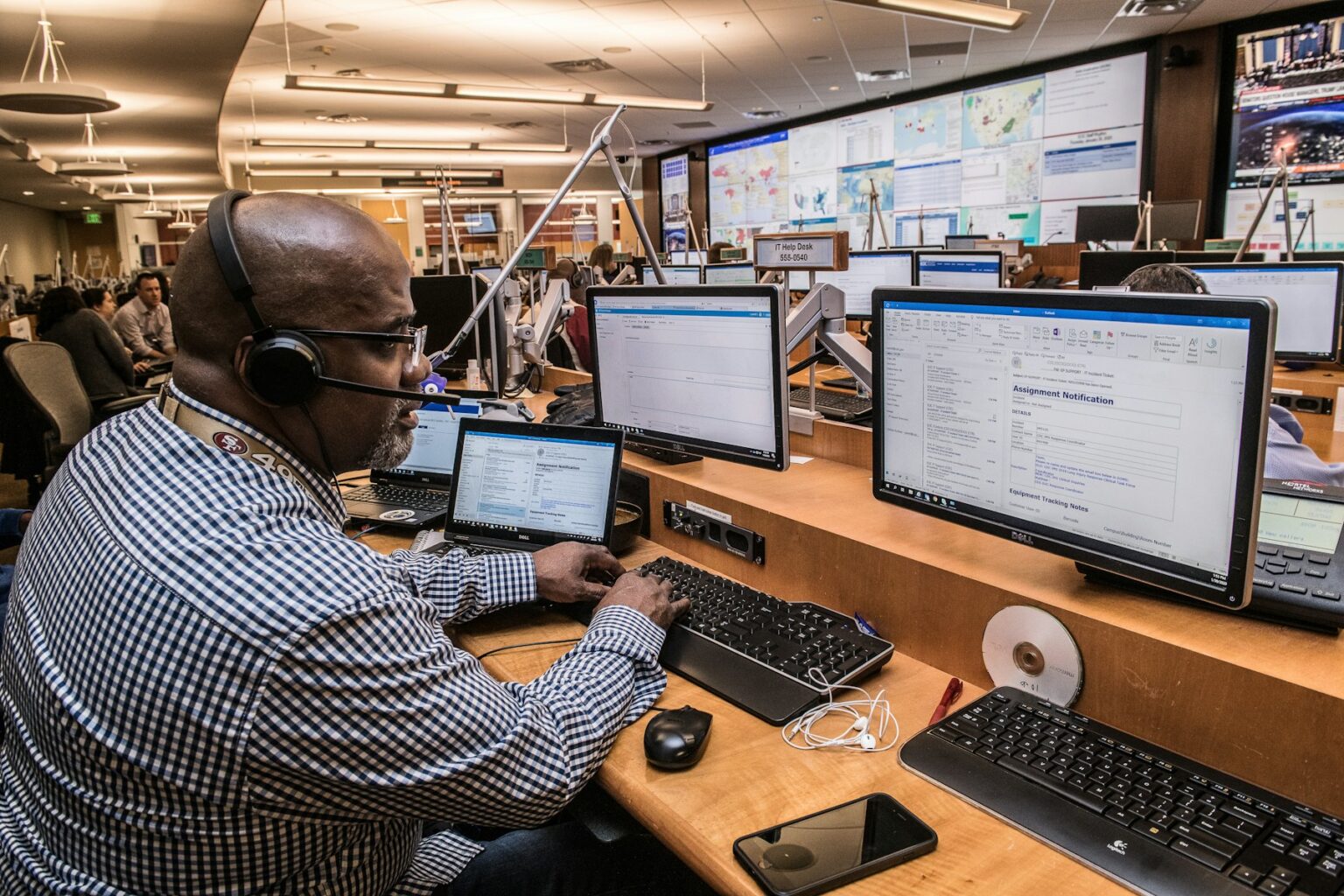 Operations center analyst at monitors
